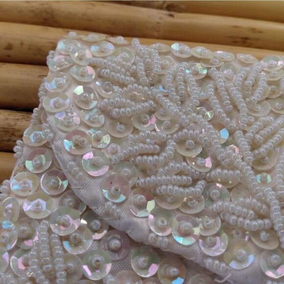 EUC VINTAGE K. GIMBAL White Beaded & Sequin Clutch Made in Hong Kong - Picture 8 of 9